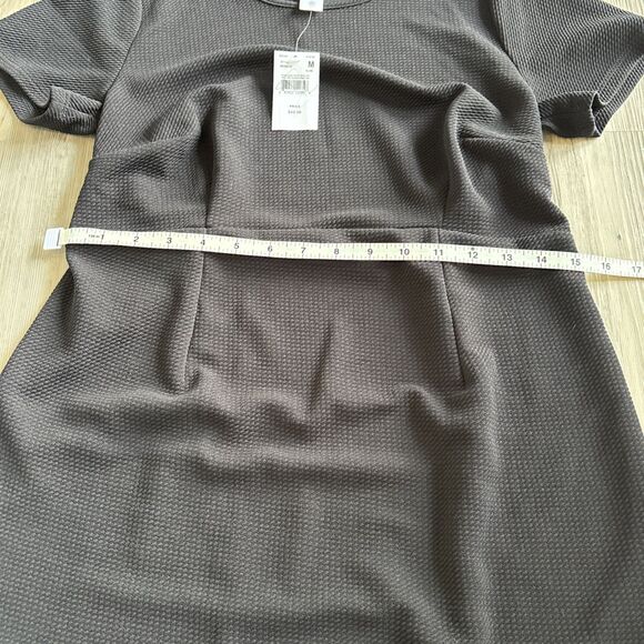 NWT Motherhood Maternity Black Textured Short Sleeved Dress Size Medium - Picture 6 of 8